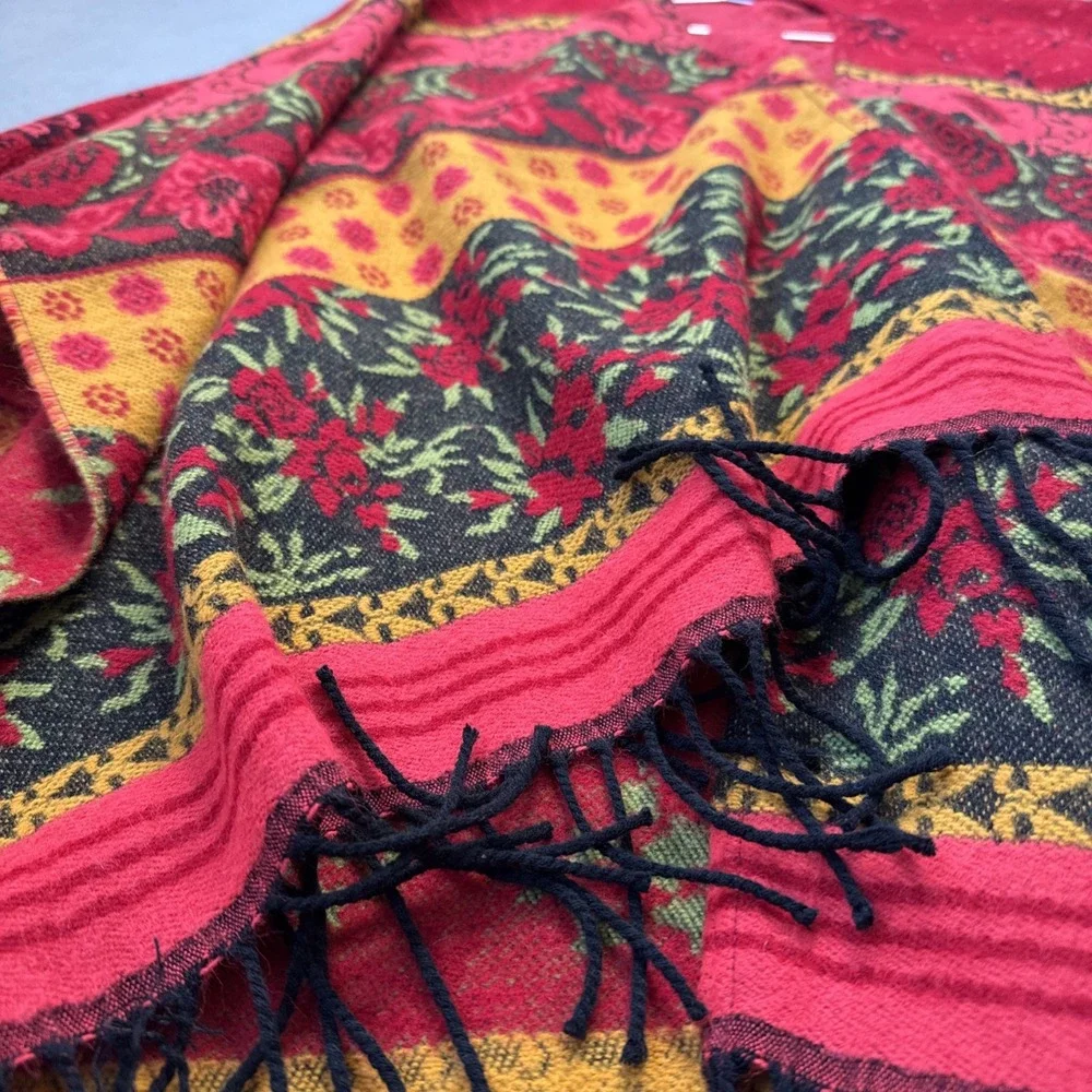 Poncho Wrap Red Floral Rose Tapestry Acrylic Fringed Boho Made‎ In France